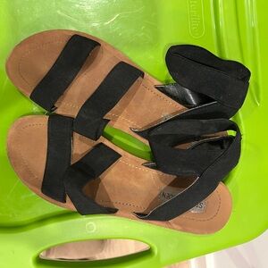 Steve Madden Black Strappy Flat Sandals